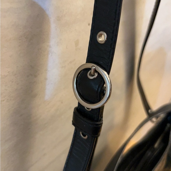 Coach Vintage Zoe
Hobo Shoulder Black Crinkle Leather Crossbody Bag - Picture 3 of 16